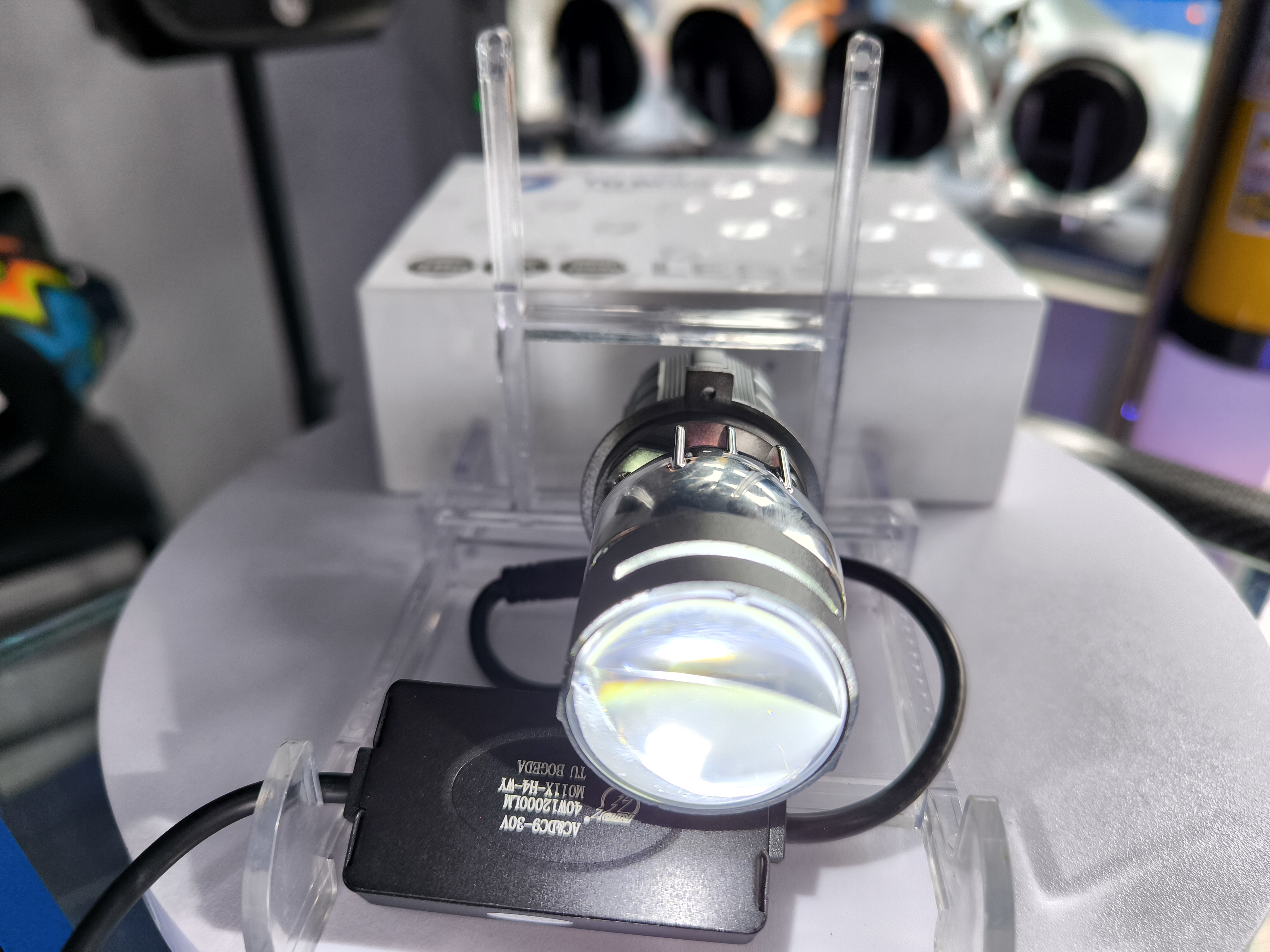 Miniatura 4 de BOMBILLO BIFOCAL BICOLOR (M011X-WY)